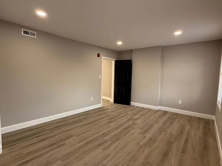 516 E Marshall St #2 — Photo 9