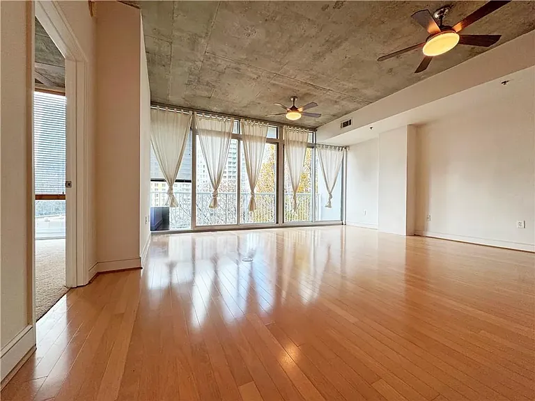 950 W Peachtree St NW — Photo 8