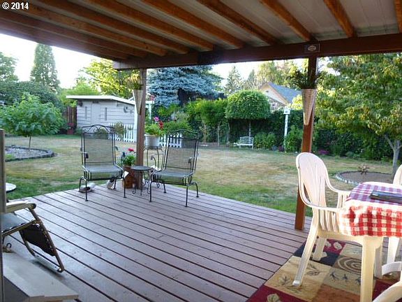 2nd image of 2555 SE Poplar Pl