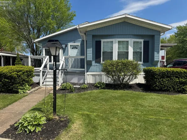 16 E Bass Cir, Marblehead, OH 43440