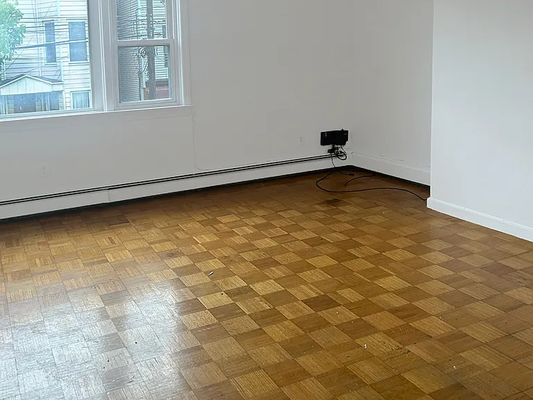 114 Franklin St #2 — Photo 2