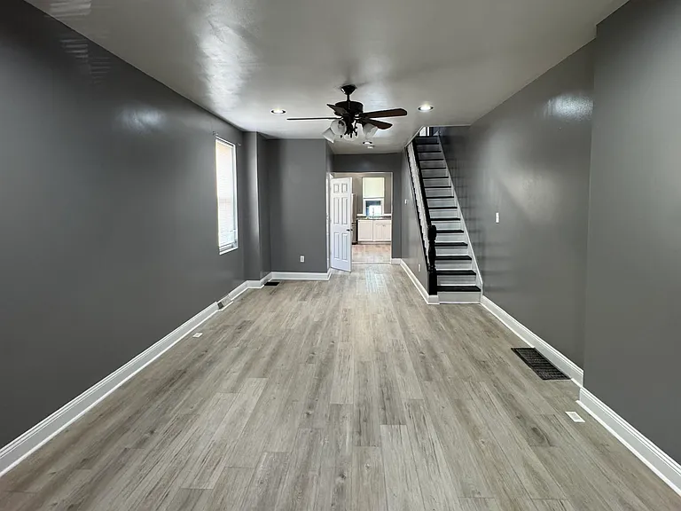 625 N Linwood Ave — Photo 2