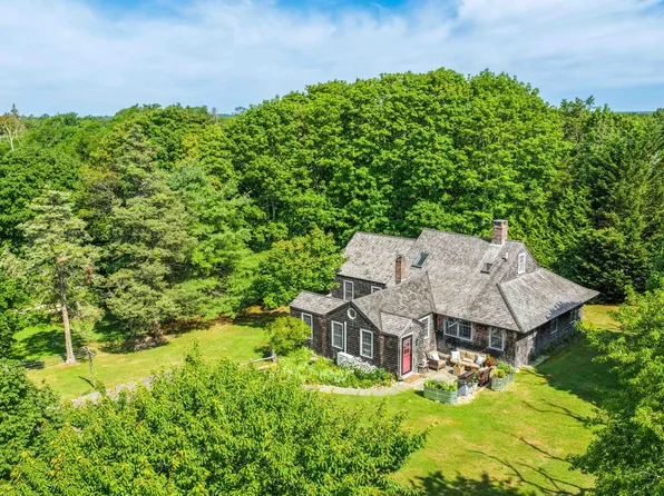 10 Danls Way, West Tisbury, MA 02575