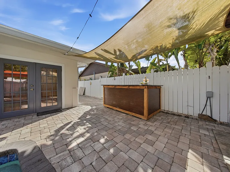 3915 W Gray St — Photo 29