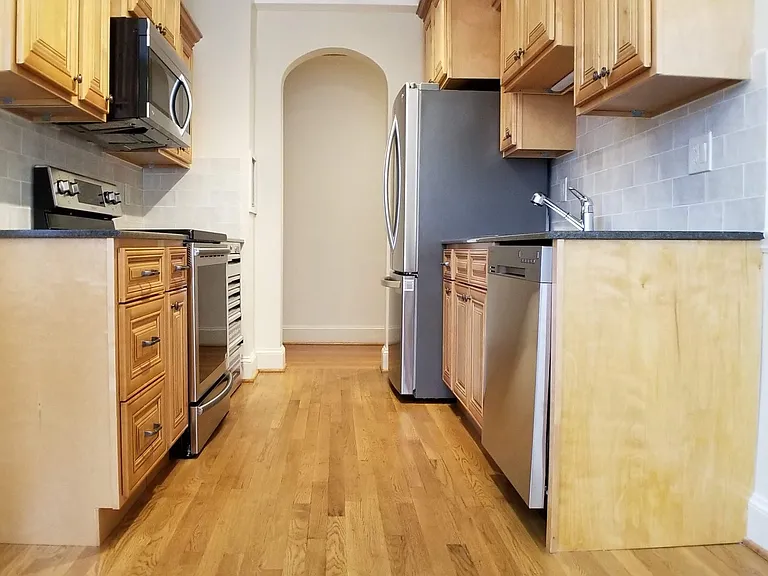 Mayflower Apartments — Photo 107