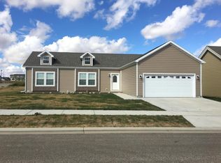 3320 Wheat Ridge St, Williston, ND 58801