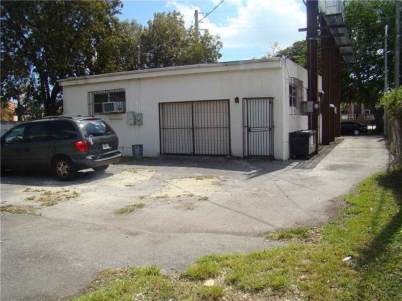 2nd image of 2267 SW 1st St