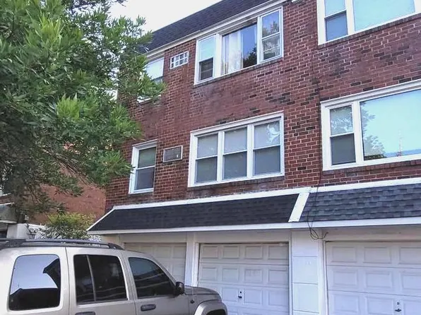 216 Lockart Ter, Philadelphia, PA 19116