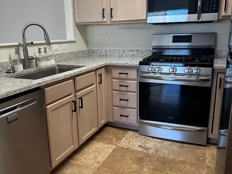 6501 San Antonio Dr NE #501 — Photo 7