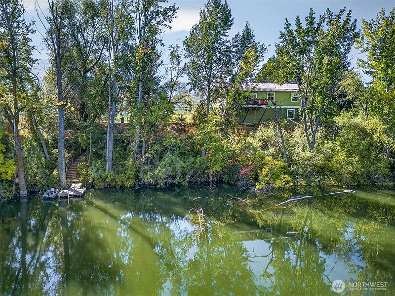 5th image of 3110 West Malaga Rd
