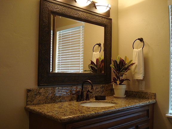 Guest Bath 1