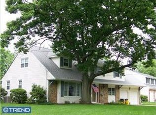 103 Erlington Dr, Cinnaminson, NJ 08077