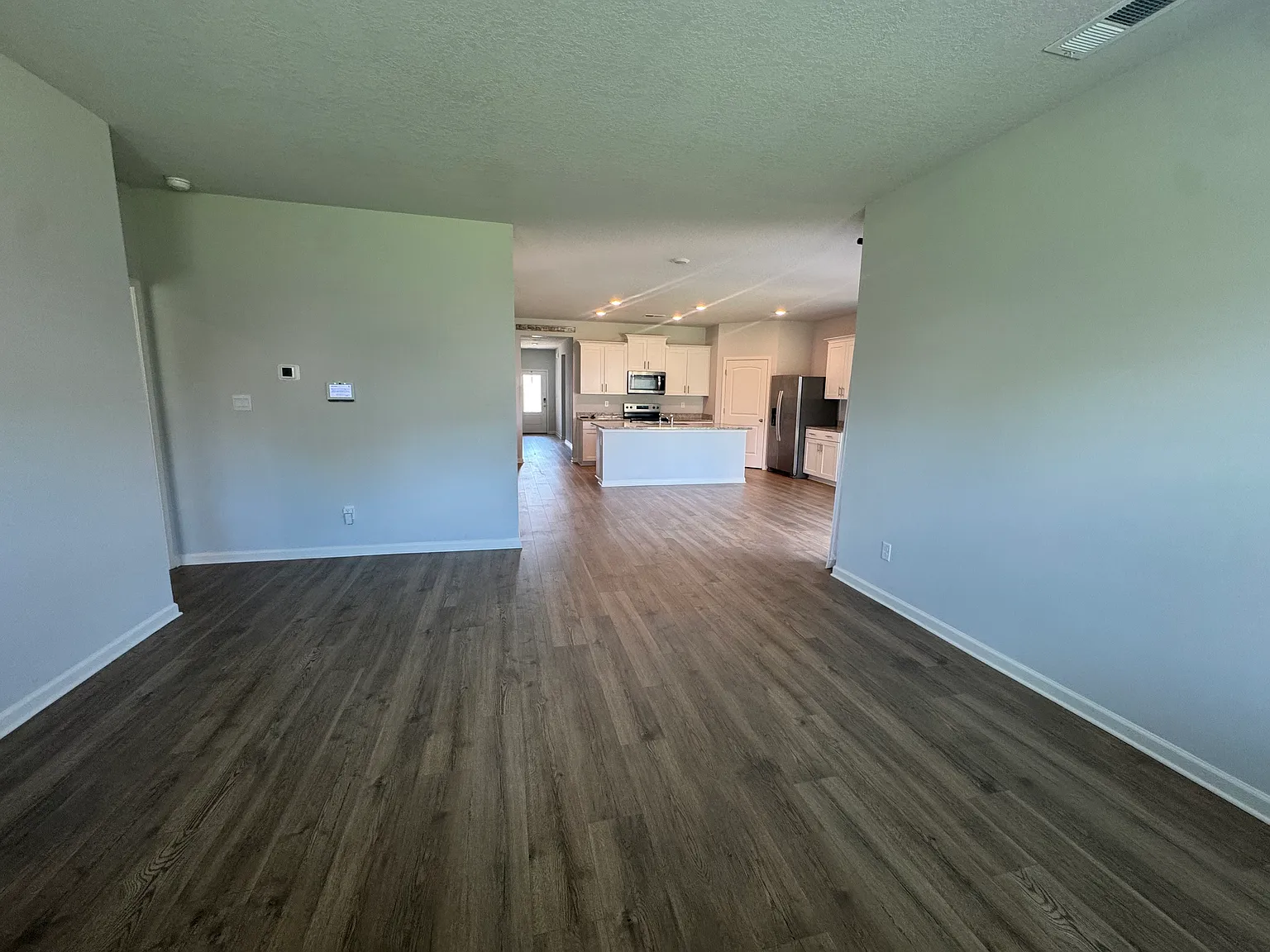 5 bed, 2671 sqft, $2,550 — Photo 3