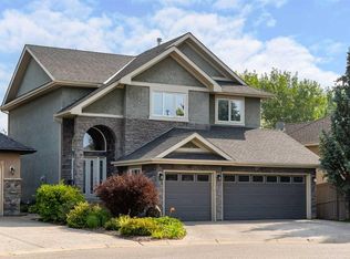 218 W Wentworth Point SW, Calgary, AB T3H 5V1