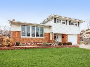 225 Bradley Ct, Des Plaines, IL 60016