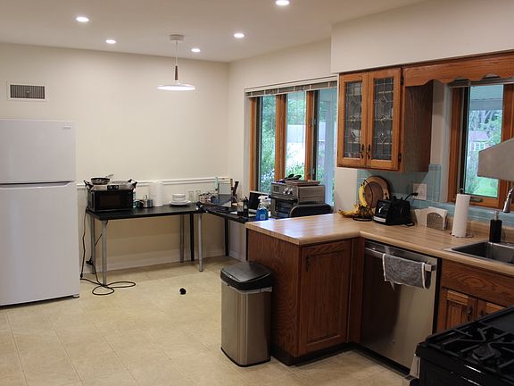 Eat-in kitchen with new recessed lighting
