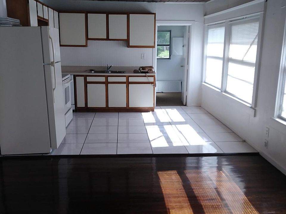 1st image of 794 English Ct