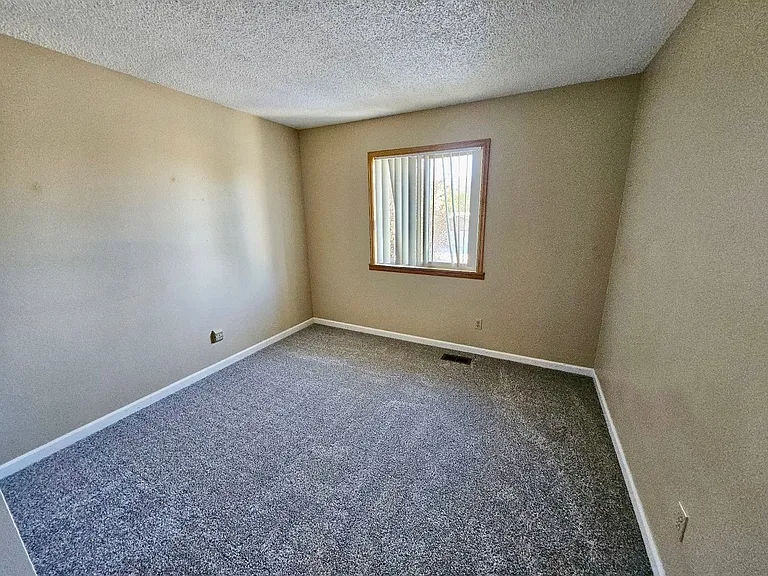 6373 Pulpit Rock Dr — Photo 10