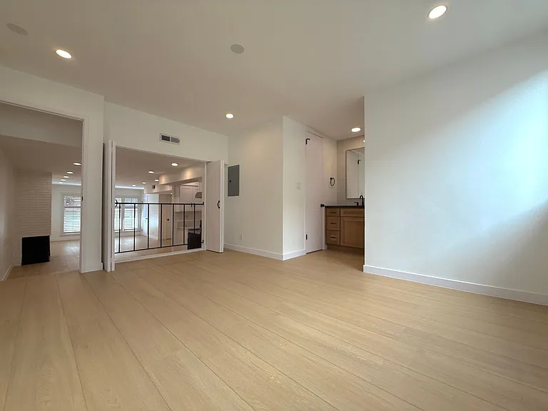 1120 N Flores St #5 — Photo 7