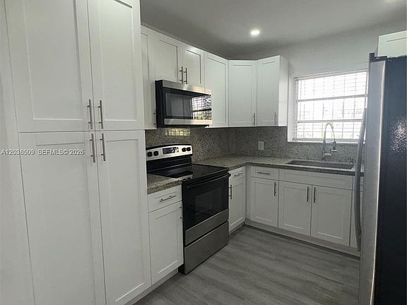 3rd image of 2920 SW 15th St