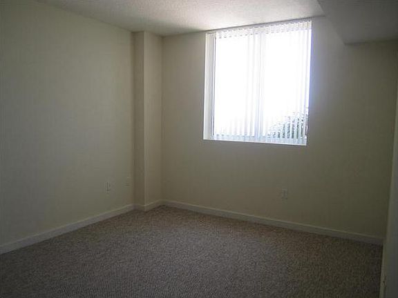 3rd image of 601 NE 23rd St #1203