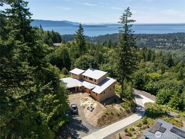 1697 Chuckanut Crest Drive, Bellingham, WA 98229