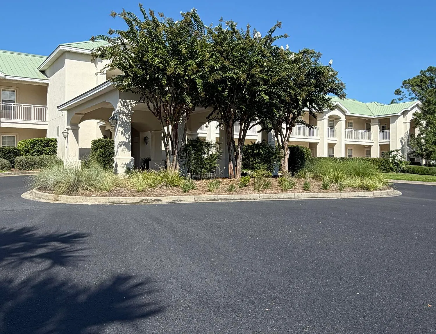 3 bed, 3.0 bath, 1450 sqft, $3,000 — Photo 1