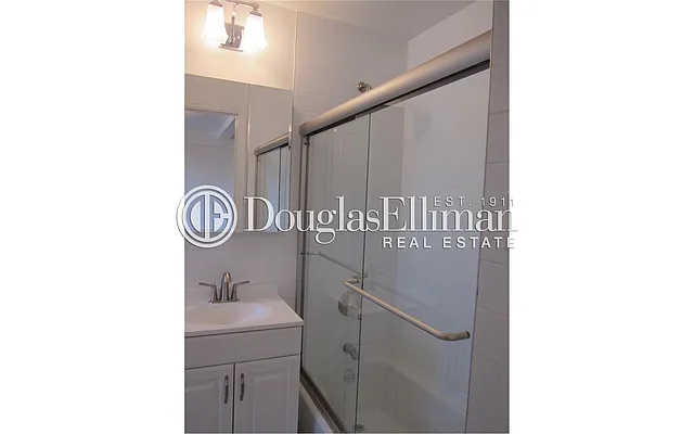 Rented by Douglas Elliman | media 38