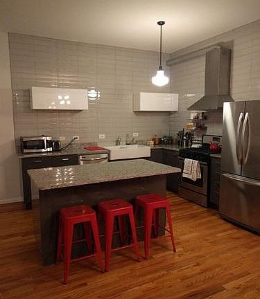 3rd image of 847 N Marshfield Ave #1F
