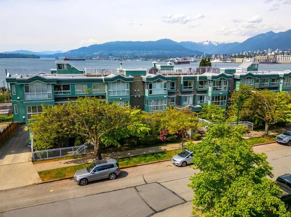2211 Wall St #106, Vancouver, BC V5L 1G4