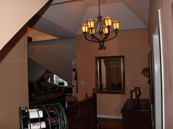4th image of 394 Elmwood Ave