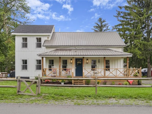6 Marina Rd, Lansing, NY 14882
