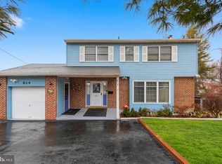 814 Caledonia St, Philadelphia, PA 19128