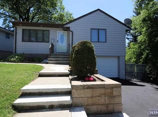 16 Wilson St, Lodi, NJ 07644