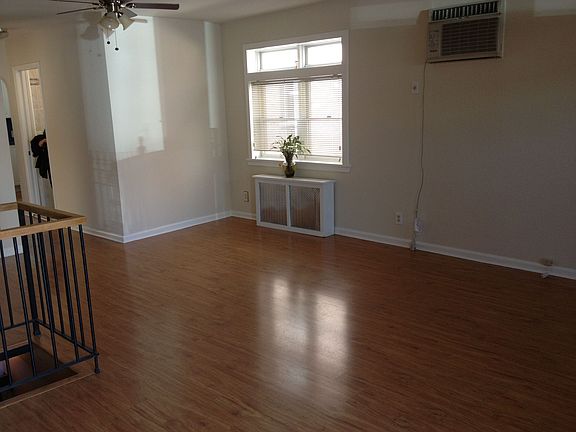 3rd image of 1521 Robertson Pl