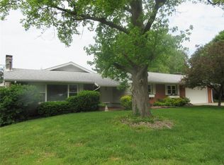 202 Westview Dr, Collinsville, IL