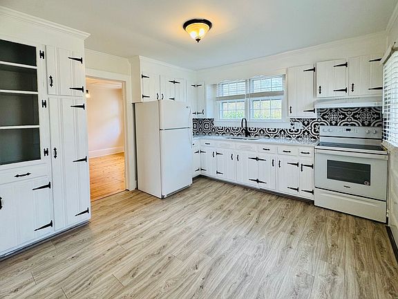 4th image of 616 Roxboro Rd