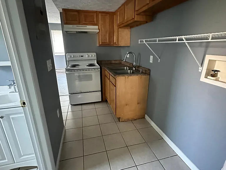 524 Cherry Hill Dr #E — Photo 7