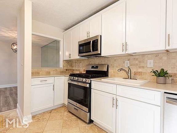 5th image of 1505 Cumberland Ct SE