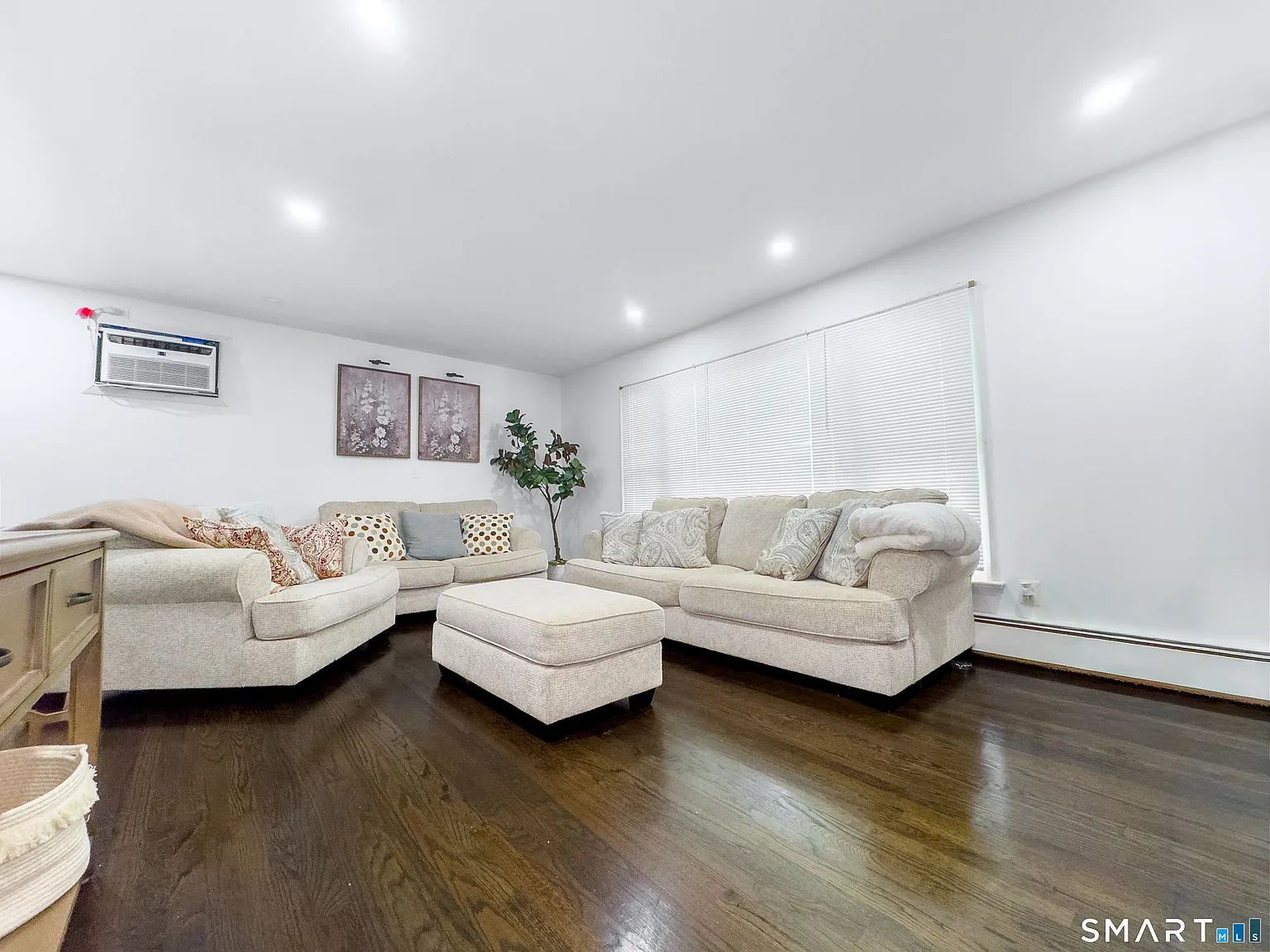 3 bed, 1.0 bath, 1175 sqft, $3,500 — Photo 4