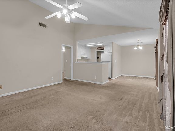 5th image of 2736 Country Brook Dr