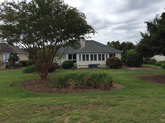 3rd image of 305 Palmer Way