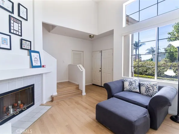 4560 Montecito Dr, La Palma, CA 90623