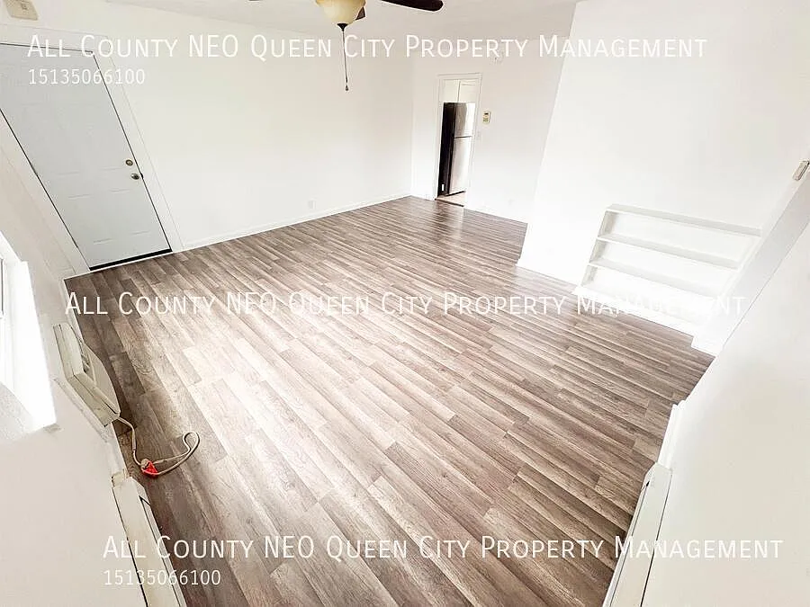 Clean & Spacious 1 Bedroom Ready for Move In! — Photo 4