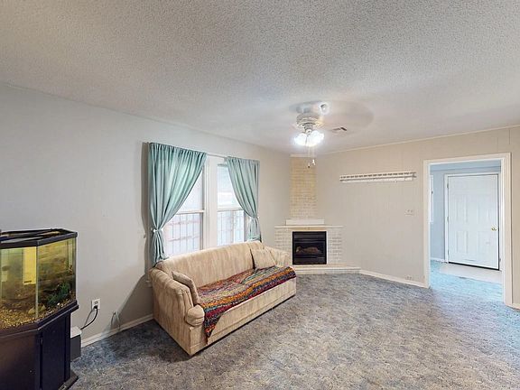 2nd image of 410 N Elm St
