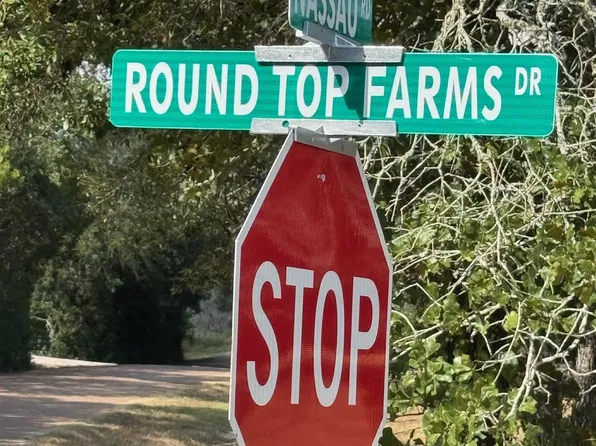 9 Round Top Rd, Round Top, TX 78954