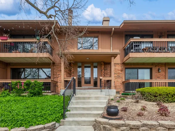 8082 Garfield Ave APT 6-1, Burr Ridge, IL 60527