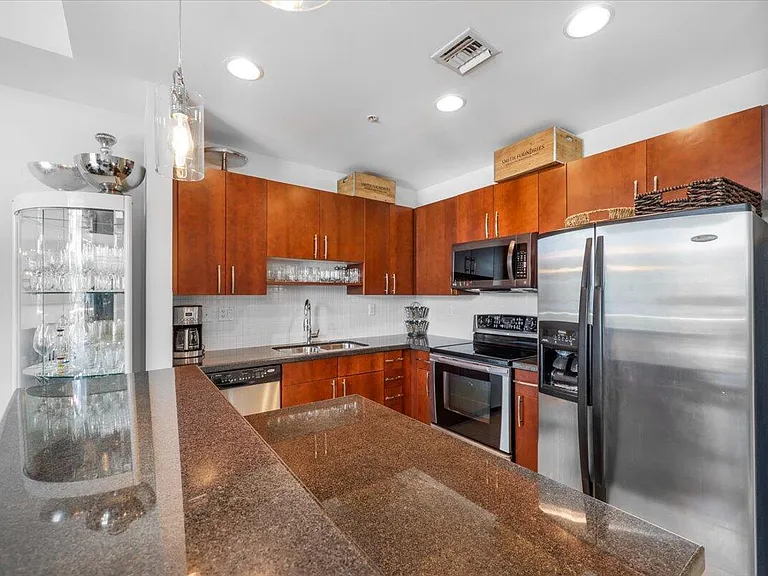 300 S Australian Ave #717 — Photo 9