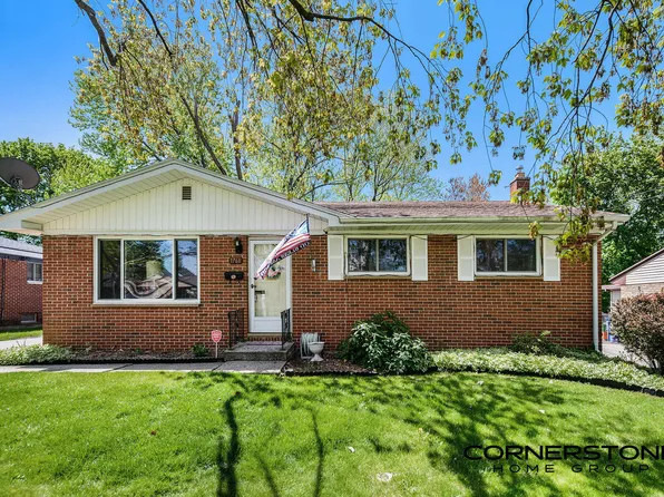 1761 Carlton Ave NE, Grand Rapids, MI 49505