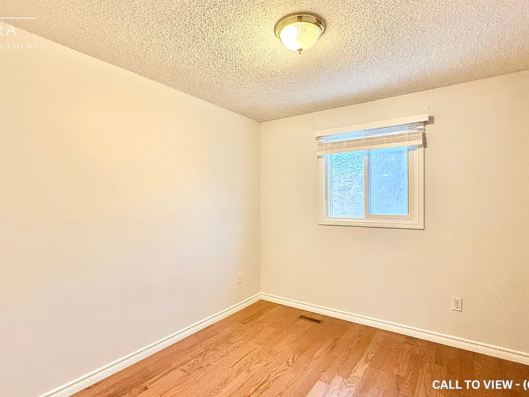74 Cassander Cres — Photo 11